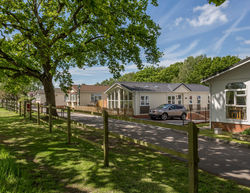 Ravenswing Park. Residential park homes for families in Berkshire