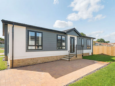 Christchurch Marina Court