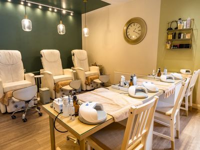 Warfield Park beauty salon