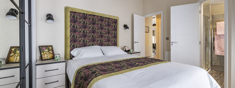 Omar Ikon master bedroom to en-suite