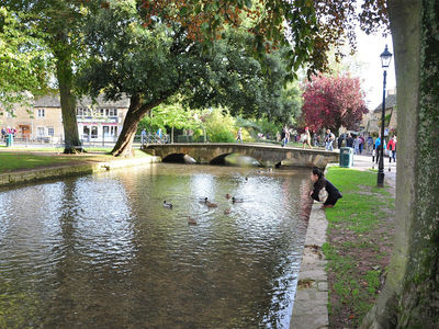 Explore Bourton on the Water. 'The Venice of the Cotswolds'