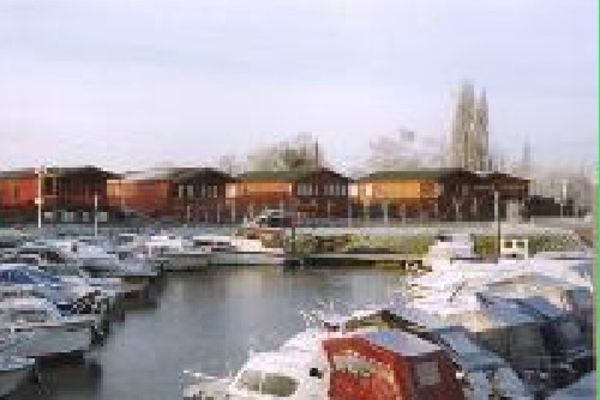 Little Venice Country Park And Marina Residential Park Homes In