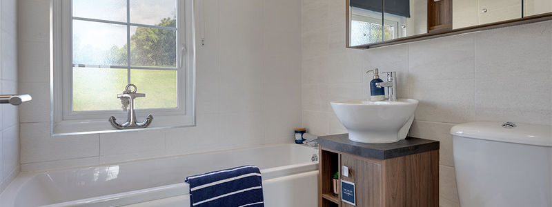Willerby Charnwood family bathroom